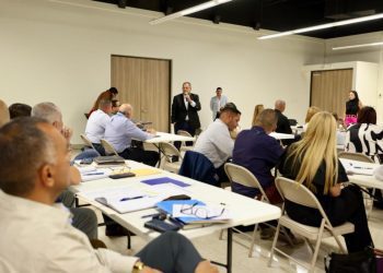 Secretario de Educación y Director Ejecutivo de AEP se reúnen con gremios sindicales