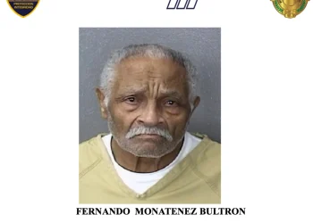 Septuagenario imputado por doble asesinato en Carolina