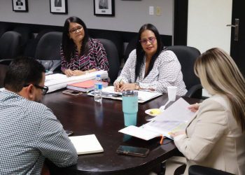 Aguas Buenas encamina proyectos de vivienda para adultos mayores y demolición del residencial Monserrate