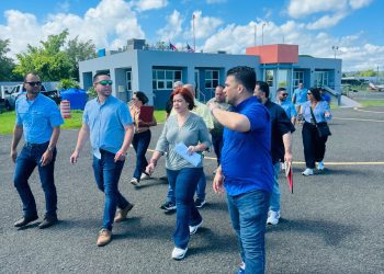 Comisión realiza vista ocular sobre el aeropuerto y el muelle de Arecibo a petición de la senadora Brenda Pérez Soto