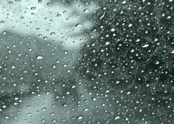 Onda tropical seguirá dejando lluvias en Puerto Rico