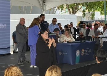 Gobernadora entrega 140 títulos de propiedad y anuncia acuerdos bajo el Programa para la Estabilidad Agroenergética   