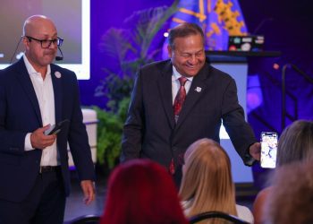 Presentan el ensayo El legado de la autogestión comunitaria en Caguas