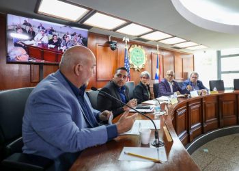 Cámara de Representantes impulsa investigación para proteger los derechos de adultos mayores en condominios