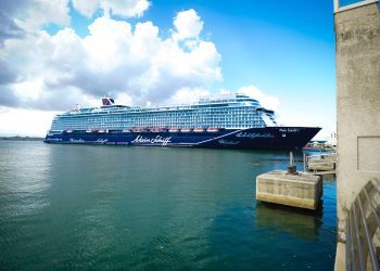 El Crucero Mein Schiff 1 realiza su primera parada en San Juan    