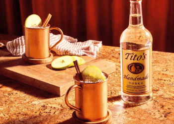 Tito’s Handmade Vodka celebra el Tito’s Vodka Month con happy hours,  cocteles exclusivos y experiencias culturales en toda la isla