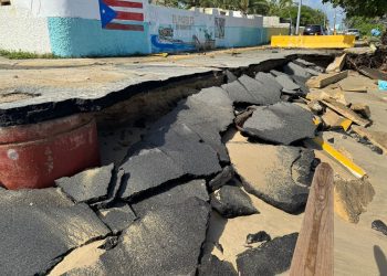 Comunidad de Parcelas Suárez alerta ante la marejada por el paso de la tormenta Jerry que podría agravar de erosión costera en Loíza