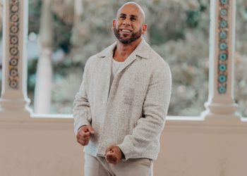 Abraham Velázquez regresa a Puerto Rico con su concierto “Íntimo” 