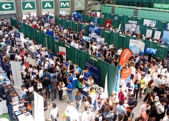 Celebran la trigésima séptima edición de la Feria de Empleos en el Recinto Universitario de Mayagüez de la UPR