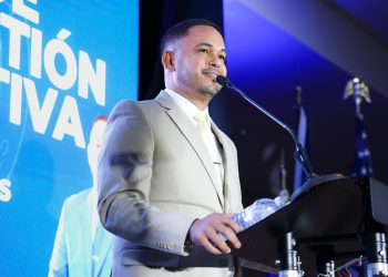 Alcalde de Peñuelas logra estabilizar finanzas y acelerar reconstrucción municipal en sus primeros nueve meses de gestión