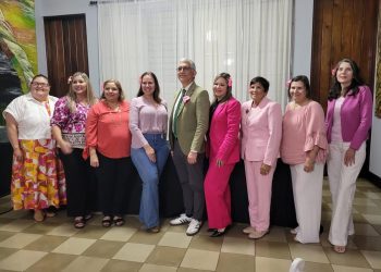 RUM se une al mensaje de prevención de cáncer de seno con Marcha Rosada en apoyo a la Sociedad Americana contra el Cáncer