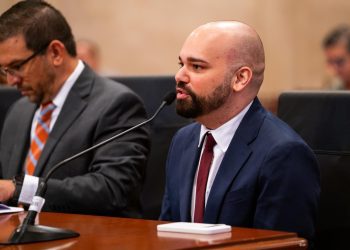 Senado analiza medidas para definir el deslinde costero y regular estructuras en La Parguera