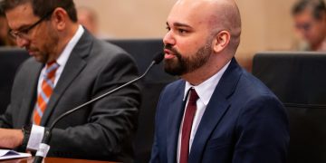 Senado analiza medidas para definir el deslinde costero y regular estructuras en La Parguera