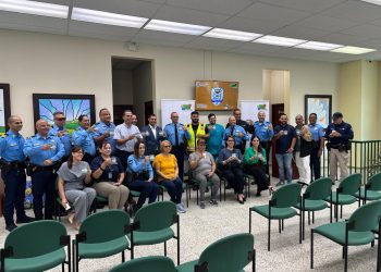 Centro Cibernético de Aibonito fortalece lazos entre comunidad, Policía y sector privado con la iniciativa “Un Café para un Policía”