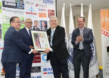 Oficina del Contralor recibe reconocimiento