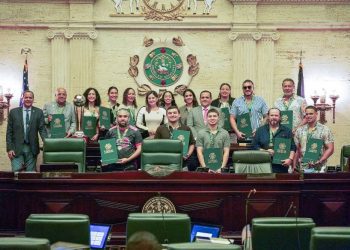 Representante Wilson Román López rinde homenaje a nuevas campeonas del BSNF, las Explosivas de Moca