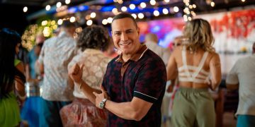 Víctor Manuelle celebra la Navidad con su primer especial navideño