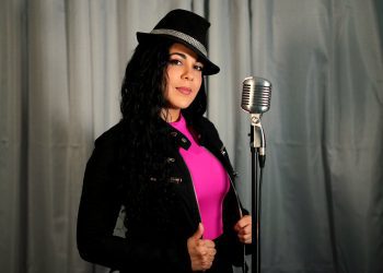 Ketsyha lanza su nuevo sencillo “Bueno Pa’ Bailar”: una vibrante fusión de ritmos latinos