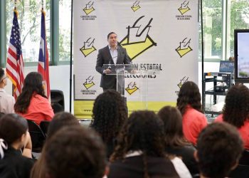 Comisión Estatal de Elecciones inscribe a sobre 13 mil nuevos electores durante visitas a escuelas, colegios y ferias de servicios