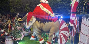 Bandas, reinas y carrozas encienden la Navidad en Peñuelas