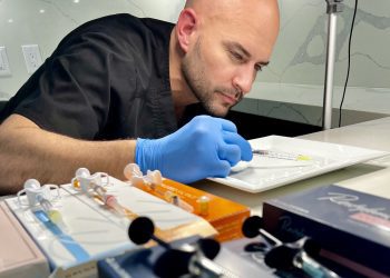 Dr. Eduardo Cardona: “No todos los ácidos hialurónicos son iguales. Comprender la reología permite resultados naturales”