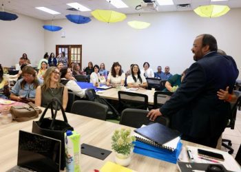 Secretario de Educación destaca labor de maestros especialistas en ciegos en Congreso celebrado durante el Mes de la Educación Especial