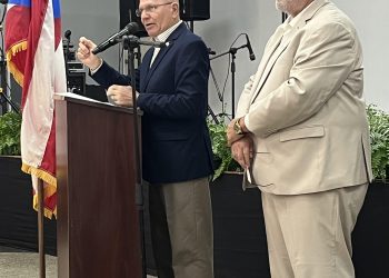 Veteranos de todas las guerras reciben tributo a su heroísmo 