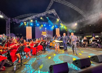 “Noche de Luz y Cultura” el viernes en la Plaza Pública de Río Grande con orquestas de música tropical, arte y artesanías