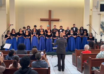 Se unen las voces y las campanas de la UPR en Carolina para celebrar la Navidad
