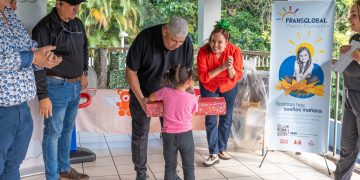 Fransglobal Charity Foundation entrega juguetes y un donativo de $7,750 al Hogar Cuna San Cristóbal para financiar un pódcast educativo sobre adopción en Puerto Rico