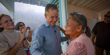 Municipio de San Juan entrega tres hogares rehabilitados a familias sanjuaneras