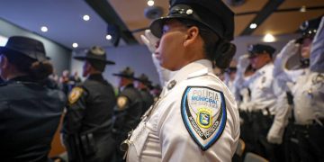 San Juan celebra la graduación de 57 nuevos cadetes municipales, incluidos oficiales que integrarán la nueva Unidad Turística