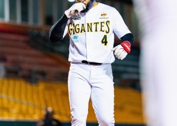 Gigantes pintaron de blanco a los Indios con pizarra 9-0