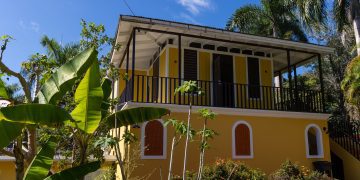 Nuevo Hotel Oasis de Aguada celebra su gala de apertura tras histórica restauración.