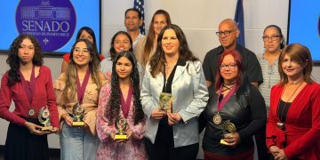 Senadora Ada Álvarez Conde entrega “Premios Paloma”