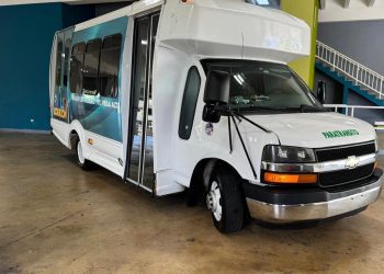 Vega Alta ofrece con éxito servicio de transportación para ciudadanos con discapacidad 