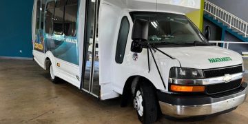 Vega Alta ofrece con éxito servicio de transportación para ciudadanos con discapacidad 