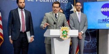 Gobernadora presenta avances fiscales y económicos ante casas acreditadoras en Nueva York
