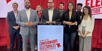 Comisionados electorales del PPD exhortan a estudiantes a inscribirse para votar 