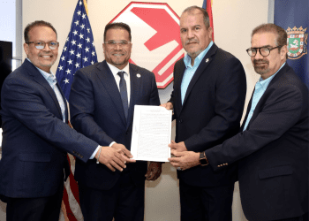 Comisión para la Seguridad en el Tránsito firma acuerdo colaborativo con la Fraternidad Nu Sigma Beta para fortalecer la educación en seguridad vial