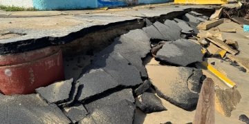 Comunidad de Parcelas Suárez exige medidas para frenar a largo plazo la erosión costera que amenaza calles y acceso a sus residentes en Loíza