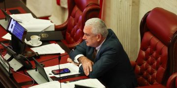 Senado aprueba restringir el uso de escoltas para funcionarios y exfuncionarios