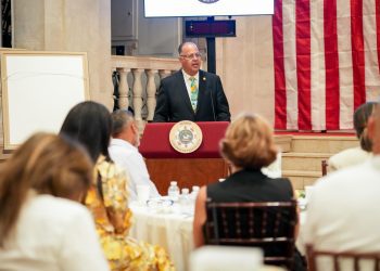 Senado celebra mes de la concientización sobre la autoestima
