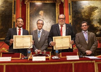 La Real Sociedad Económica Matritense de Amigos del País rinde homenaje al alcalde de Aguadilla, Julio Roldán Concepción