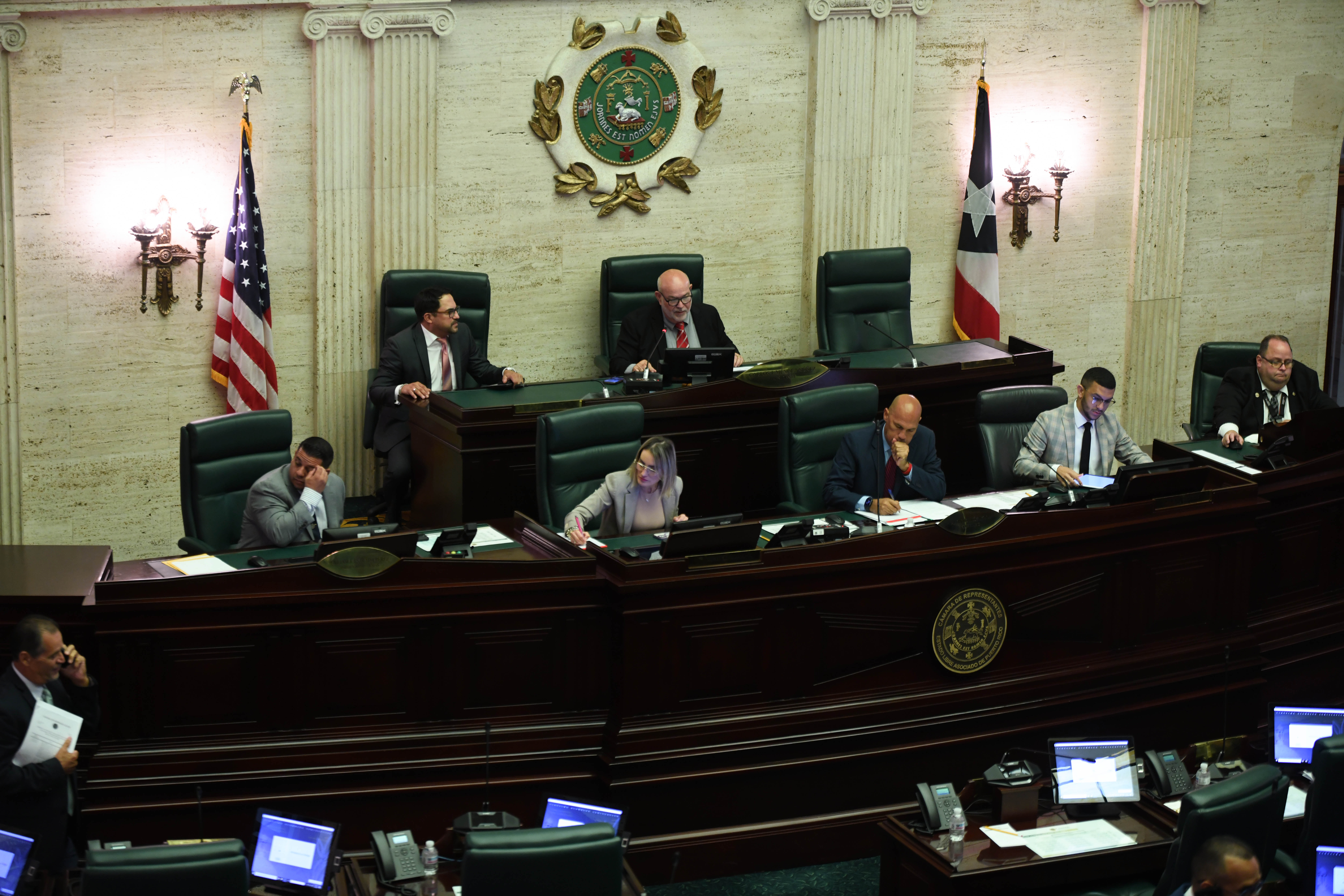 Cámara aprueba frenar requisito de cantidad mínima en compras con tarjetas de débito