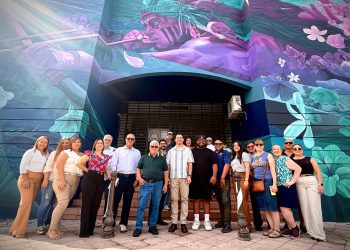 Aguada inaugura mural de gran escala en honor a su herencia taína