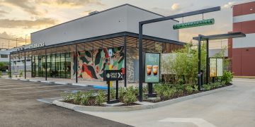Starbucks relocaliza su tienda de la calle Cala/Costas a la calle Federico Costas