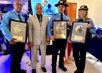 Honrados los policías de Morovis por el Municipio en su semana