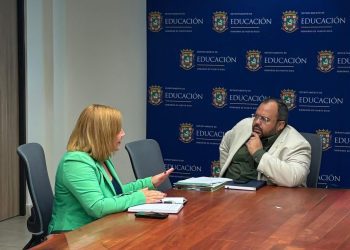 Alcaldesa de Morovis impulsa proyectos comunitarios y educativos en reunión con Secretario de Educación