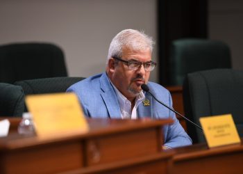 Impulsan traspaso de escuelas en desuso a municipios y entidades del tercer sector